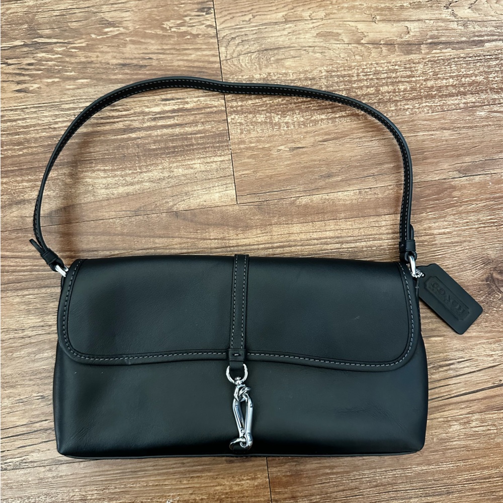 Coach Hamptons Glovetanned Black Shoulder Bag
